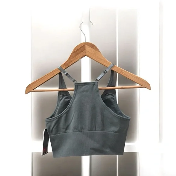 NWT Women’s Green Racerback Sports Bra with Adjustable Straps! Small - Picture 2 of 5